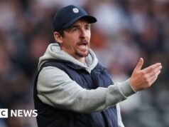 Joey Barton fue arrestado luego de que el hombre fuera agredido cerca de un club de golf.