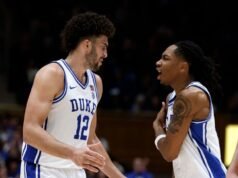 Duke extiende su racha de 149 en el No. 1 del Top 25 de AP