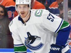 Los Streaking Stars recibieron al D Tyler Myers de los Canucks para su selección