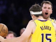 Reaves y Doncic de los Lakers ofrecen magia al final del juego en un thriller de tiempo extra