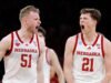La sorpresa de Payton Sandfort para su hermano Pryce ayuda a Nebraska a ganar March Madness