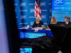 El asesor federal de vacunas, Robert Malone, deja el ACIP