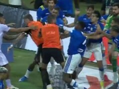 La policía brasileña intervino cuando las peleas masivas resultaron en 23 tarjetas rojas; Cruzeiro vs Atlético Mineiro