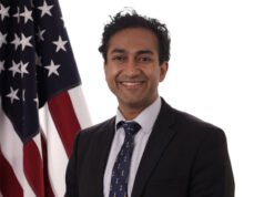 Vinay Prasad de la FDA, el controvertido director del CBER, se marcha