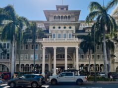 PRIMERA MIRADA: La icónica Moana Surfrider de Honolulu cumple 125 años y presenta un cambio de imagen