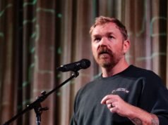 El controvertido candidato demócrata Graham Blatner dice que los ataques contra las personas transgénero son “miedo a la guerra cultural inventado”