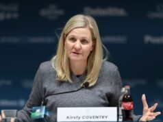 90 grupos deportivos y de derechos humanos están pidiendo a los Juegos Olímpicos que abandonen sus planes de realizar “pruebas de sexo”.