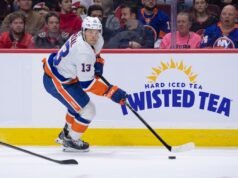 Los isleños intentaron extender su éxito como visitante frente a los senadores.