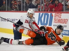 Los Knights adquieren a F Nic Dowd y colocan a F Mark Stone en IR