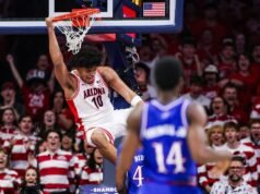 Commander lleva al No. 2 Arizona más allá del No. 14 Kansas