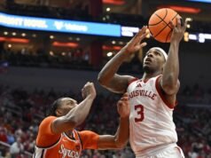 Louisville superó a Syracuse con fuertes tiros profundos