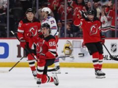 Partido de la NHL: los Devils vencieron a los Rangers después del triplete de Jack Hughes