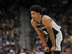 Harper alcanzó un récord personal en su primera apertura profesional cuando los Spurs vencieron a los Pacers.