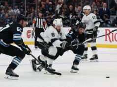 Nick Schmaltz del Mammoth anotó dos veces, incluso en el periodo contra los Kings