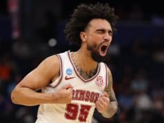 Alabama, tiro profundo, abruma a Texas Tech y pasa al Sweet 16