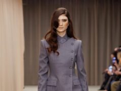 Sean McGuire le quita la máscara a McQueen