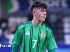 Chris Atherton: La mudanza internacional de un adolescente que hizo historia es “decepcionante” – Michael O’Neill