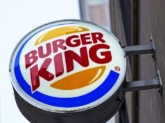 Burger King prueba auriculares con IA para rastrear si los empleados dicen “por favor” o “gracias”