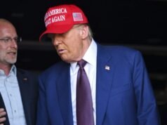 Trump dice que está “emocionado” de ver a Brendan Carr revisando las licencias de la FCC para organizaciones de noticias