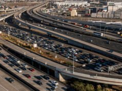 La administración Trump demanda a California por reglas de emisiones