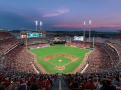 Elly De La Cruz espera que Kyle Schwarber fiche por los Red Devils: “Eso sería divertido”