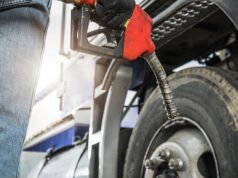 Los precios del petróleo caen a pesar de la incertidumbre sobre el plan de alto el fuego