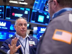 El Dow Jones cae 900 puntos después de que los precios del petróleo alcanzaran su máximo de dos años