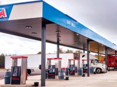 El gobernador de Georgia, Kemp, suspende los impuestos al combustible de motor durante 60 días