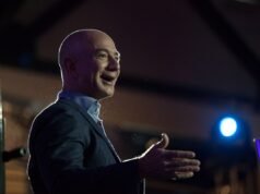 Jeff Bezos supuestamente quiere 100 mil millones de dólares para comprar y transformar antiguas empresas manufactureras con IA