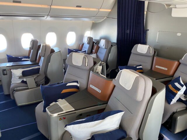 Lufthansa-Business-Class-A350-7.jpg