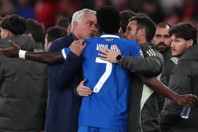 Mourinho-Vinicius.jpeg