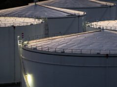 El equipo de Trump mantiene las reservas de petróleo a pesar del aumento de los precios