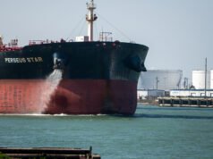 El petróleo supera los 81 dólares el barril, la marca más alta desde julio de 2024