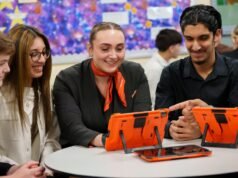 EasyJet dona iPads por valor de 150.000 libras esterlinas a escolares