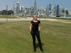 Un ciudadano estadounidense atrapado en Qatar espera tomar un vuelo a casa mientras se cancela el servicio programado