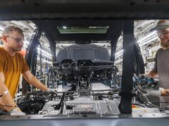 Toyota invertirá otros mil millones de dólares para aumentar la producción en las fábricas de EE.UU.