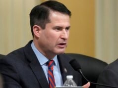 Moulton prohíbe a sus empleados comerciar en mercados de predicción