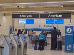 Agentes de American Airlines demandan por trabajo no remunerado y “tiempo robado”, pero la ley federal puede bloquear las reclamaciones de horas extras