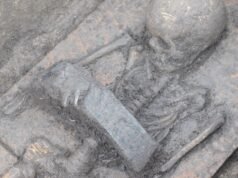 Extraño entierro de niños con enormes cinturones de guerreros descubierto en una excavación en un cementerio de 2.500 años de antigüedad