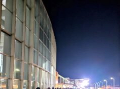 Las líneas de seguridad del aeropuerto de Austin corrían fuera de la terminal, pero el verdadero problema era la TSA, no el cierre del aeropuerto.