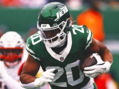 Según los informes, los Jets colocaron la etiqueta de franquicia a Breece Hall, debilitando el mercado de agentes libres de RB.