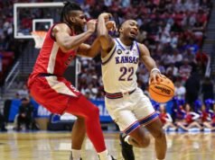 Kansas desperdició a su mejor jugador cuando la carrera universitaria de Darryn Peterson terminó después de una derrota ante St. Louis. Juan