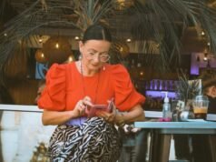 Opciones de estilo prácticas para mujeres mayores que valoran la comodidad y la elegancia.