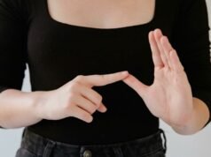 Desde el alfabeto hasta señales que salvan vidas: obtenga este paquete completo de ASL por $35