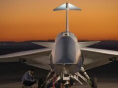 Observe cómo aterriza el jet supersónico experimental de la NASA poco después de la alerta del sistema