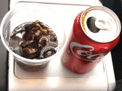 Estoy en primera clase. No debería haber derramado mi propia bebida. El entrenador tampoco tiene sitio para un caddie