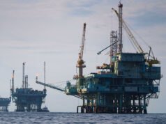 Trump apoya el plan petrolero costa afuera de California en medio del aumento de los precios del combustible