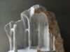 La arquitectura histórica emerge de la piedra en las etéreas esculturas de Matthew Symonds: colosal