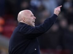 Liverpool: Arne Slot tiene una tarea “realmente difícil” para intentar recuperar el apoyo de los fanáticos de los Red Devils, dice Jamie Carragher | noticias de futbol