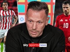 ‘¡¿Estás sorprendido?!’ | Bellamy cuestionó la omisión de Ramsey Wales y la filtración de información del equipo